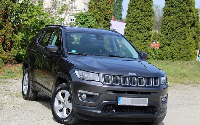 Jeep Compass cena 72900 przebieg: 159000, rok produkcji 2019 z Sulejówek małe 172